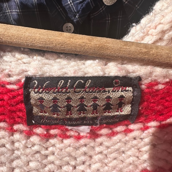 Sweater with hood and pockets - Picture 4 of 8